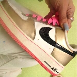 NIKE AIR FORCE 1 PINK/GOLD 🩷💛